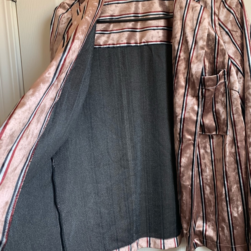 Button up - Picture 4 of 6